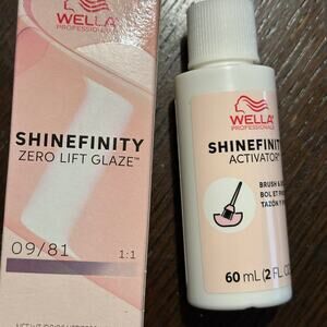 Wella Shinefinity Zero Lift 09/81  very light, blonde pearl ash‎ toner